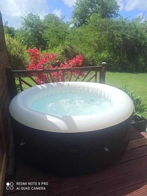 Ti-Case Appartement Jacuzzi A 100M De La Plage Sainte-Luce Kültér fotó