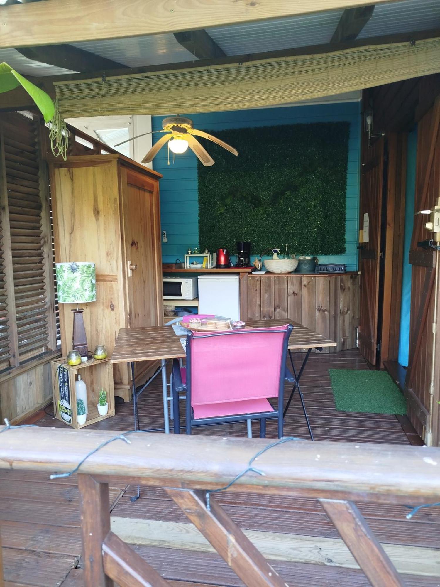 Ti-Case Appartement Jacuzzi A 100M De La Plage Sainte-Luce Kültér fotó